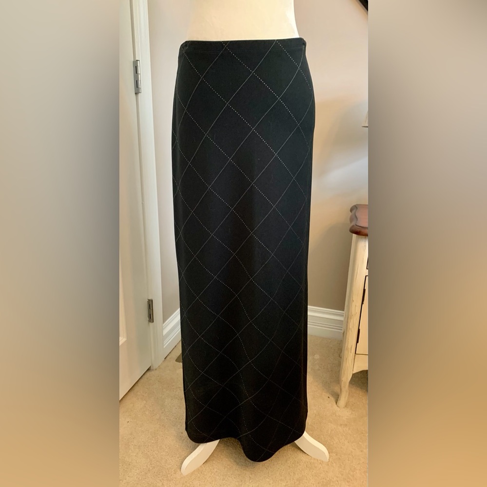 Express black/white long skirt — sz Small